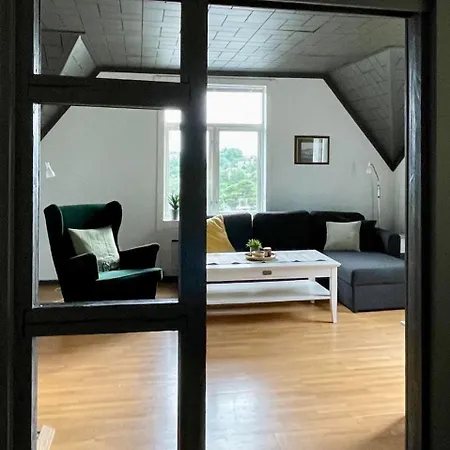 شقة Koselig & Romslig Villaleilighet *